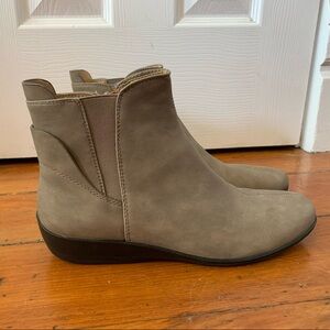 Tan ankle boot by Life Stride